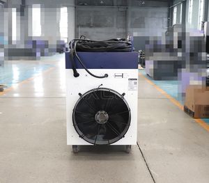 Dissolvant de rouille laser CW continu <span class=keywords><strong>Ultra</strong></span> 3000w 2000w 6000w à partir de la machine de nettoyage laser de dérouillage laser tenu dans la main en acier métallique - Product Image 3