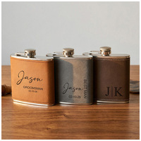 Gourde à liqueur moderne et minimaliste de 6 oz en acier inoxydable, fournie par le fabricant, avec logo gravé au laser et design enveloppé de cuir