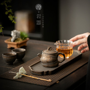 Juego de tetera y taza de cerámica estilo Wabi Sabi con bandeja para té Kung Fu, uso doméstico, diseño retro de lujo, hecho en el condado de Dehua. - Product Image 4