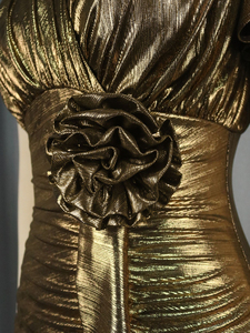 Robe de soirée élégante dorée mi-mollet à col en V, froncée, à manches courtes, ornée de fleurs, taille empire, idéale pour l'été et les fêtes - Product Image 6