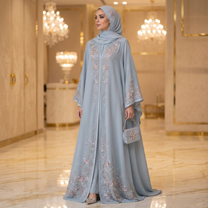 Abaya élégante bleu clair en organza brodé, coupe trapèze, manches longues, longueur ras du sol, coupe ample, robe modeste pour occasions formelles - Product Image 3