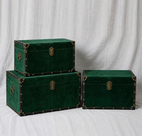 Dekorative Holzbox mit Wildlederoberfläche für Kleidung, Kleinigkeiten, Präsentation und Geschenkverpackung
