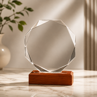 Trophée en verre cristal personnalisé avec gravure laser et base en bois LED, vente en gros par l'usine Honor