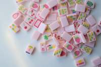 Mahjong américain en acrylique à motif Baies Roses, ensemble de 160 tuiles, tapis de jeu personnalisé, achat en gros pris en charge