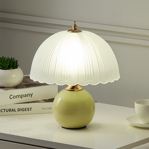 Hiện đại <span class=keywords><strong>Frosted</strong></span> <span class=keywords><strong>Glass</strong></span> Kết cấu đèn bàn cho phòng ngủ kem phong cách cạnh giường ngủ trang trí đèn với bầu không khí ấm áp pin Powered - Product Image 2