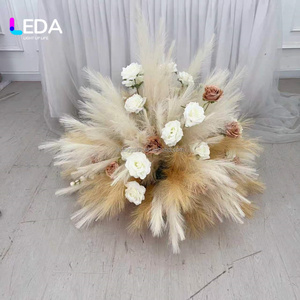 Bola de Flores LEDA Hecha a Mano con Seda Artificial de 60cm, Color Personalizado, Rosa y Hierba de Pampas, Centro de Mesa para Bodas y Eventos - Product Image 2