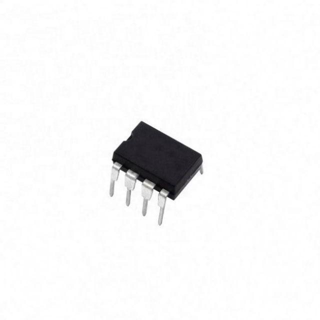 Operational Amplifier OP05CN8 DIP-8 OP05