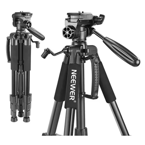Neewer Trípode de cámara de aluminio portátil de 56 pulgadas con cabeza panorámica giratoria de 3 vías, bolsa para cámara <span class=keywords><strong>DSLR</strong></span>, videocámara DV - Product Image 1