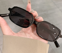 5197 Designs Multicolor Lens Flat Rectangular Lunettes de soleil pour femmes Trendy Funny Small 90s Square Sunny Shades UV400