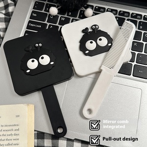 Specchio Cosmetico Portatile Carino a Forma di Cartone Animato con Pettine Integrato, Specchio da Mano Personalizzato per Ragazze e Bambini - Product Image 5