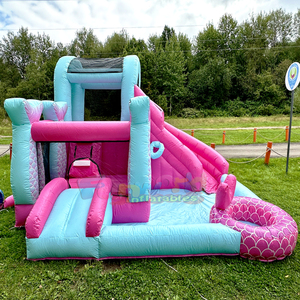 Castillo inflable comercial con tobogán de agua de PVC y piscina para fiestas infantiles de verano en el patio trasero. - Product Image 2