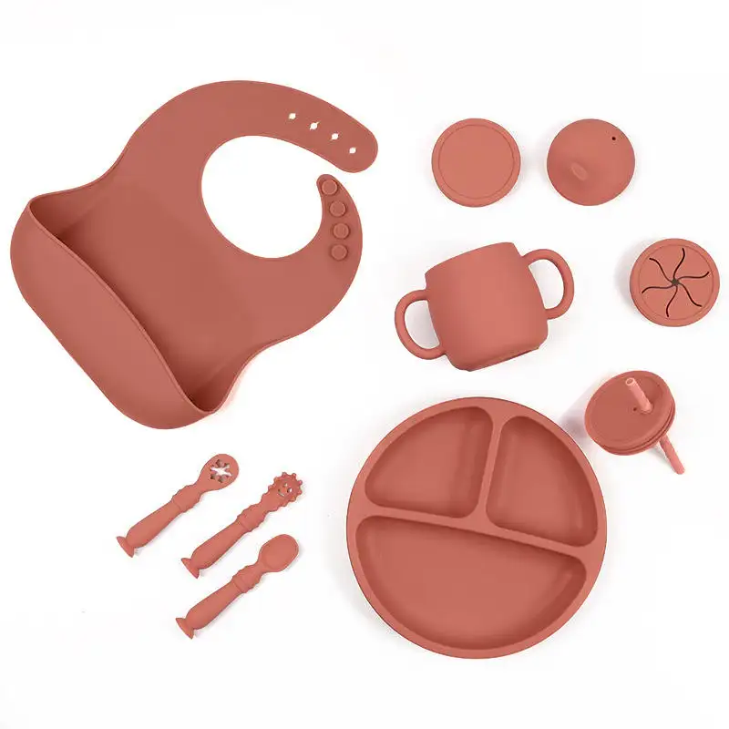 Ensemble de vaisselle en silicone de qualité alimentaire pour tout-petits et enfants Cuillère à nourriture en silicone pour bébé Ensemble de vaisselle en silicone à bavette pour bébé