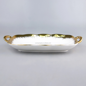 Bol en céramique de luxe à bord doré avec poignée Plats de cuisson irréguliers Vaisselle décorative <span class=keywords><strong>Plaque</strong></span> de cuisson pour hôtel restaurant - Product Image 3