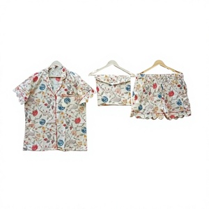 Conjunto de Pijama Corto de Algodón Transpirable con Estampado Floral Digital Elegante y Lujoso para Mujer, Ropa de Dormir Navideña - Product Image 1