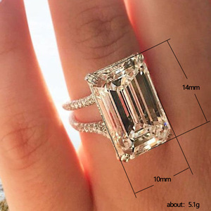Anello Oversize Quadrato con Accenti Scintillanti, Stile Vintage Elegante, Fascia alla Moda per Abiti da Festa e Outfit Quotidiani - Product Image 3