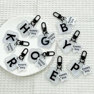 Llavero de acrílico con letras inglesas de alta calidad, antipérdida, creativo, para parejas, diseño de dibujos animados, colgante de moda para bolso, diseño lindo, personalizable - Product Image 2