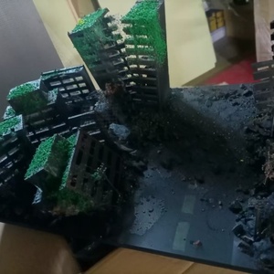 โมเดลฉาก 3 มิติ อาคารขนาดเล็กที่ได้รับความเสียหายจากสงคราม แบบกำหนดเอง สำหรับจัดแสดงตัวละครฮีโร่จากโรงงาน ใช้สำหรับภาพยนตร์และของเล่น งานอดิเรก - Product Image 4