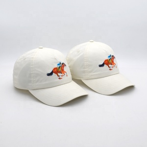 Casquette de sport à séchage rapide brodée sur mesure à 6 panneaux pour hommes, ensemble de casquettes de performance pour l'extérieur - Product Image 2