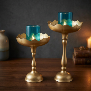 Bougeoir en verre et métal doré avec votive pour la décoration intérieure Noël Diwali mariage indien cadeaux de retour - Product Image 1