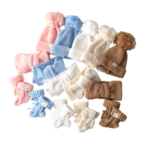 All'ingrosso su misura neonato maglieria nascita annuncio vestito cotone biologico neutro stivaletti <span class=keywords><strong>a</strong></span> <span class=keywords><strong>maglia</strong></span> con berretto fiocco Set - Product Image 1