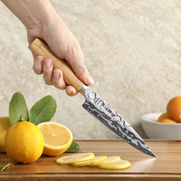 Couteau de cuisine polyvalent en acier Damas martelé 12Cr, design original, manche ergonomique en bois d'olivier