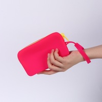 Sac de maquillage Portable en Silicone pour femmes voyage cosmétique sac à fermeture éclair pochette de rangement carré trousse de toilette porte-monnaie étanche