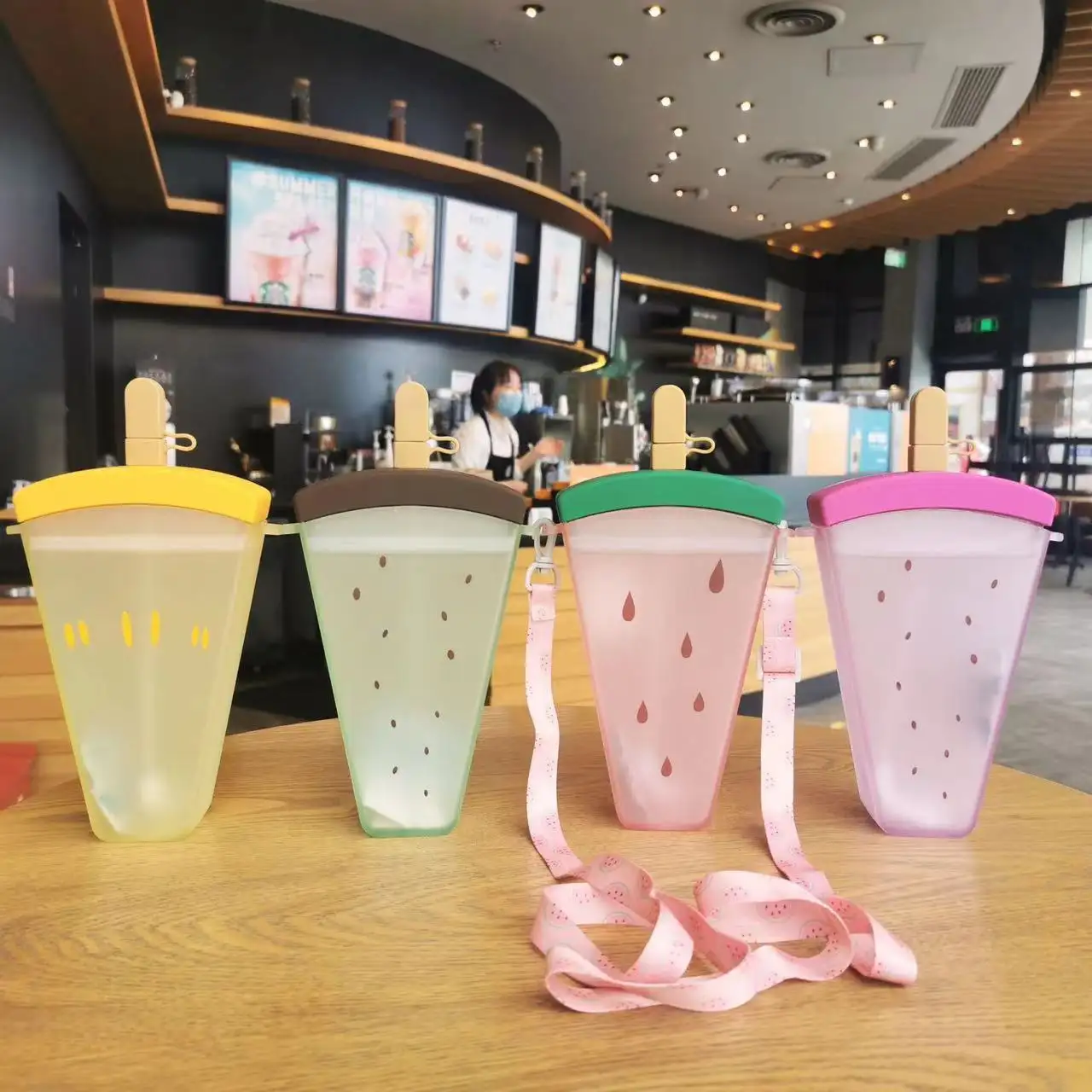 Creative Net Red Pog Burmery Cup Portable Cross -plastic High -value Straw Cup Girl Heart Summer mochic flat thin Water Bottle