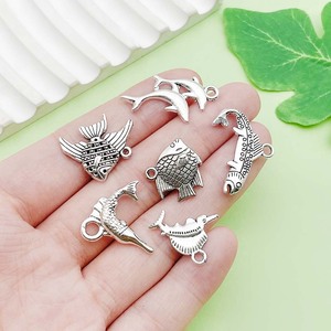 จี้รูปปลาโลหะผสมเงินโบราณขนาดกลาง อุปกรณ์ทำเครื่องประดับ DIY สำหรับสร้อยข้อมือและสร้อยคอ - Product Image 2