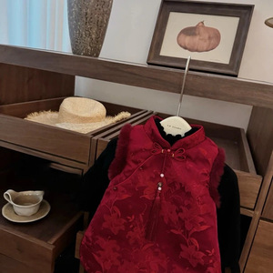 Tongxingyuan Girls Red Chinese Style Quilted Vest Thickening New Year Outfit - Product Image 2