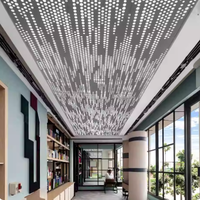 Plafond suspendu carré en maille d'aluminium perforée blanche au design moderne, revêtement poudré, ignifuge et résistant à l'humidité