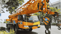 Grues mobiles Zoomlion d'occasion de haute qualité pour la construction à grande échelle, 30-80 tonnes, avec pompe, boîte de vitesses et moteur.