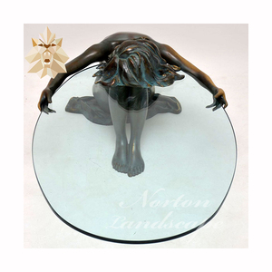 Bàn trà trang trí nội thất hiện đại, tượng nữ/nam khỏa thân bằng đồng thau chạm khắc, đang bán - Product Image 4