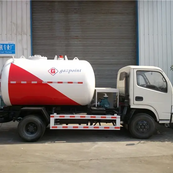 Bobtail de gaz GPL 5000L 2.5 tonnes Bowser de transport GPL avec pompe et débitmètre