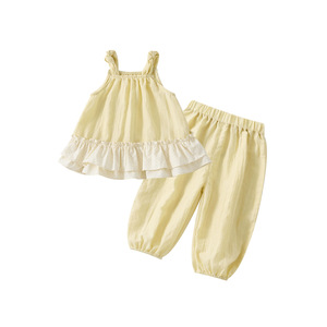 Nouvel ensemble deux pièces d'été tendance pour bébé : gilet simple à volants et pantalon décontracté en coton anti-moustiques, idéal pour toutes les occasions. - Product Image 5