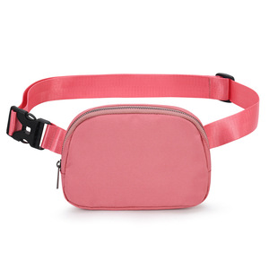 Riñonera Unisex de Moda en Nailon, Riñonera de Viaje Personalizada, Riñonera con Correa Ajustable - Product Image 3