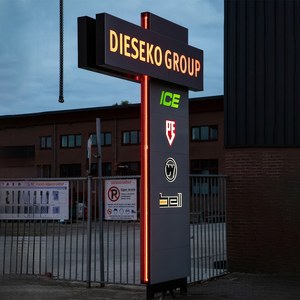 LC Large Outdoor Advertising Board Commercial Display Illuminated Business Customized Pylon Signage - Product Image 5