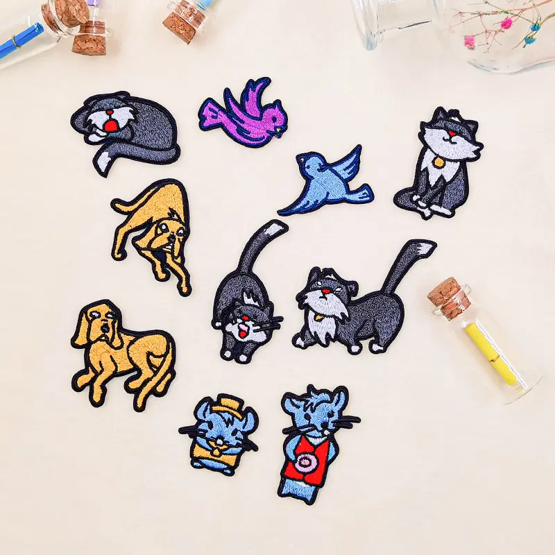 Nuovo prodotto Stick on Cat Anime patch ricamo patch Designer Custom cani animali autoadesivi ricamati per indumento
