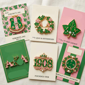 Broche en métal émaillé personnalisée, motif Lettre grecque Grèce, rose et vert, de créateur, de luxe, style dessin animé, anime, fleur, épingles médicales - Product Image 1