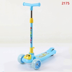 Scooter Infantil <span class=keywords><strong>de</strong></span> <span class=keywords><strong>Tres</strong></span> <span class=keywords><strong>Ruedas</strong></span> en Oferta, Patinete Rápido <span class=keywords><strong>de</strong></span> Precio Económico, 2 <span class=keywords><strong>Ruedas</strong></span> Delanteras y 1 Trasera, 3 <span class=keywords><strong>Ruedas</strong></span> con Luces Intermitentes, Patinete para Niños - Product Image 2