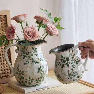 Vente en gros de <span class=keywords><strong>pichet</strong></span> en céramique florale vintage de haute qualité, <span class=keywords><strong>vase</strong></span> à glaçure craquelée rustique pour la décoration intérieure, arrangement floral - Product Image 2