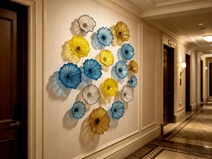 Nouvelle assiette en verre de Murano 100% faite à la main, décor mural fleuri, design Art Déco de luxe - Product Image 4