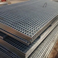 Grille en acier sur mesure OEM, installation facile pour le drainage des parkings, grille de protection de tranchée, tôle perforée
