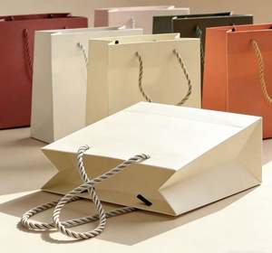 Bolsa de Regalo de Papel Personalizada con Asa, Bolsas de Papel Impresas con Logotipo Personalizado para Empaque - Product Image 5