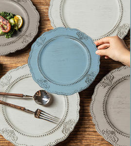 <span class=keywords><strong>Platos</strong></span> Decorativos Vintage Azules y Blancos con Relieve Floral <span class=keywords><strong>de</strong></span> 33 cm, Plato <span class=keywords><strong>de</strong></span> Plástico para Decoración <span class=keywords><strong>de</strong></span> Bodas - Product Image 6