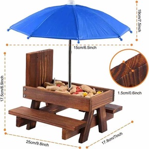 Comedero de madera para ardillas de 18x21x18cm con banco y sombrilla, estación de alimentación para exteriores - Product Image 4