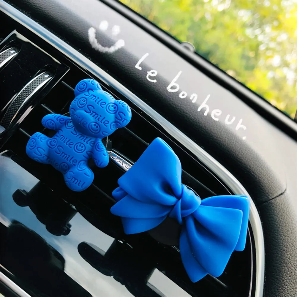 Profumo per auto aromaterapia Klein Blue Car Bear decorazione per aria condizionata presa d'aria deodorante per auto