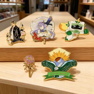 Broche de metal esmaltado pintado a medida al por mayor, hebilla de mariposa, etiqueta de nombre en relieve, insignia de medalla de honor para decoración de ropa - Product Image 1