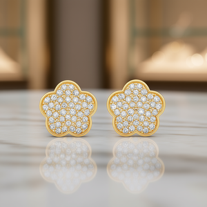 Orecchini a Perno E4531 con Fiore Dorato e Diamanti Pavé, Classici da Donna per Uso Quotidiano - Product Image 2