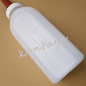 Nouvelle bouteille d'alimentation en plastique blanche <span class=keywords><strong>de</strong></span> 2 L pour veaux et agneaux <span class=keywords><strong>avec</strong></span> tétine en caoutchouc pour l'alimentation des vaches, des chevaux et des moutons - Product Image 2
