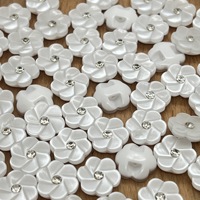 Kancing Resin Bunga Plum Berhiaskan Rhinestone Desain Bunga Enam Kelopak dengan Tangkai Tersembunyi, Kancing Dekoratif untuk Kemeja, Gaun, dan Rajutan